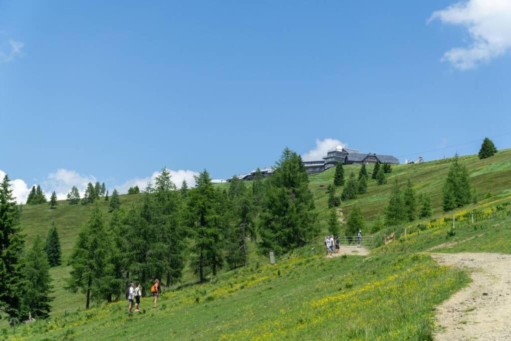 Hundefreundliche Bergwohnung Neben Der Skipiste - Mittelstation Skigebiet Gerlitzen Kanzelhohe Esterno foto